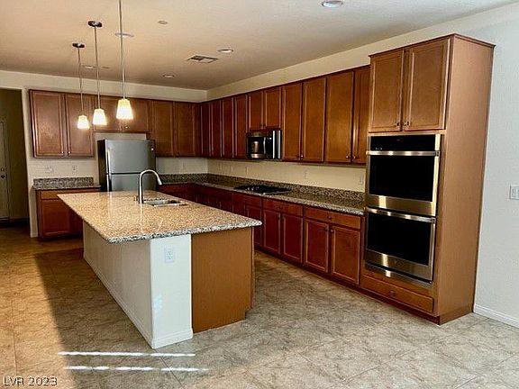 3rd image of 693 Monroe Hill Pl