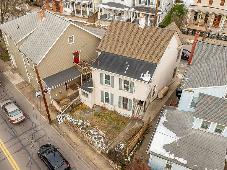 148 Bloom St — Photo 37
