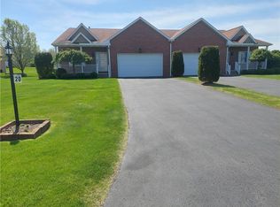 20 Manor Dr, Grove City, PA 16127