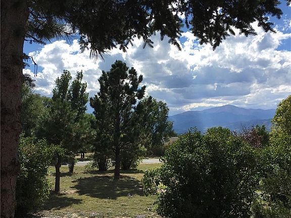 PANORAMIC VIEWS OF PIKES PEAK AND THE FRONT RANGE!