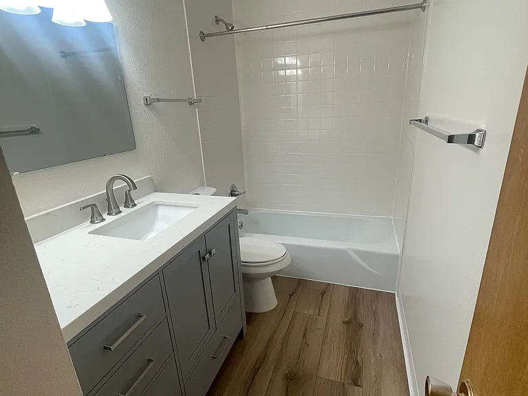 1113-1115 Cypress Dr #1113 — Photo 7