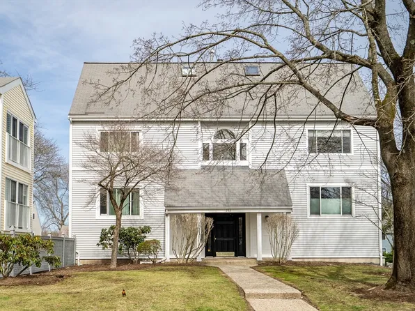 293 Temple St APT 101, West Roxbury, MA 02132
