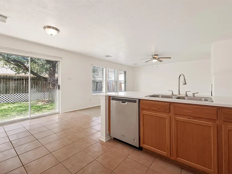 3807 Brook Garden Ln — Photo 18
