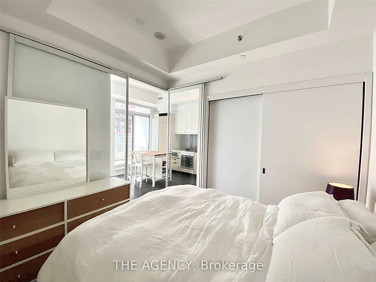 783 Bathurst St #718 — Photo 10