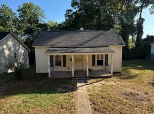 429 Poole St, Woodruff, SC 29388