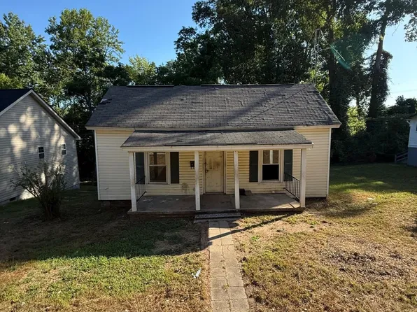 429 Poole St, Woodruff, SC 29388