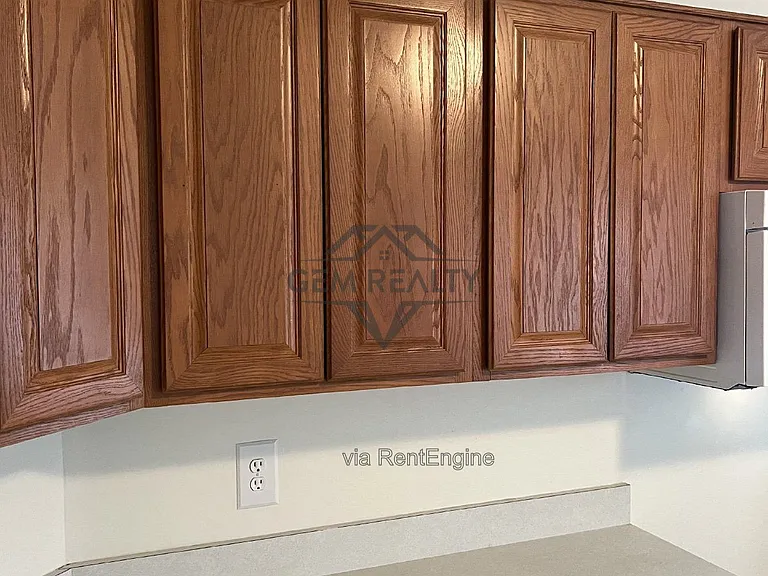 3211 Lancaster Ring Rd — Photo 28