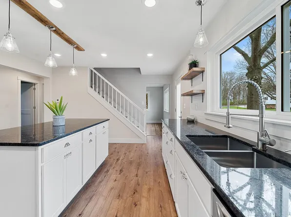 5 Longfellow Ln, Columbia, MO 65203