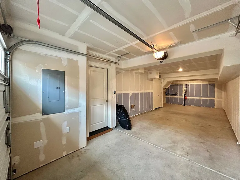 7211 NW Eleanor Ave — Photo 10