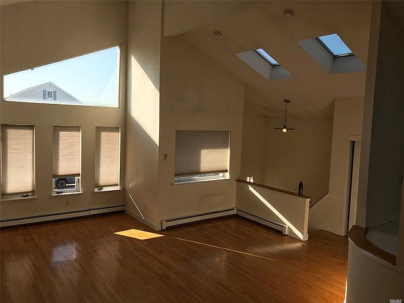 2nd image of 217 W Pine St