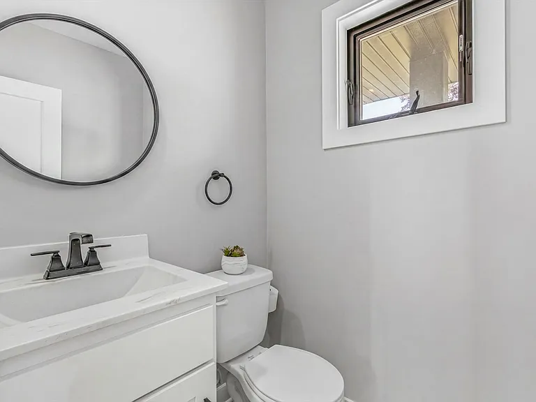 15939 Shadyview Ln N — Photo 15