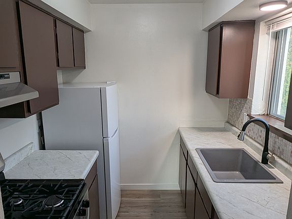3rd image of 2524 S 6th St #5