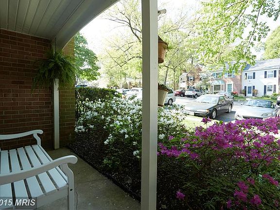 4th image of 835 Azalea Dr #28
