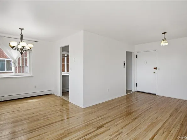 900 Midland Avenue #2D, Yonkers, NY 10704