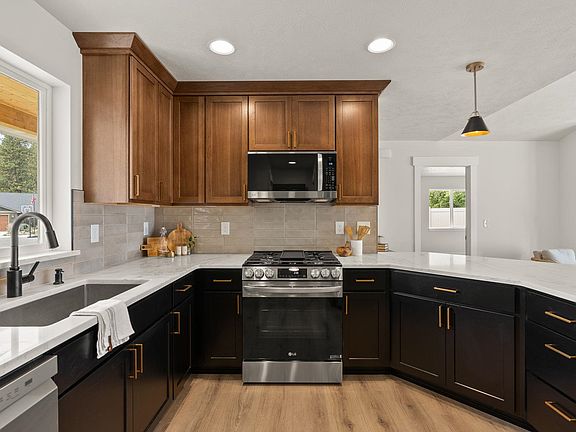 3rd image of 5508 N Bear Ct