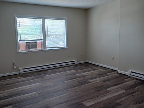 2nd image of 916 S Cameron St #4