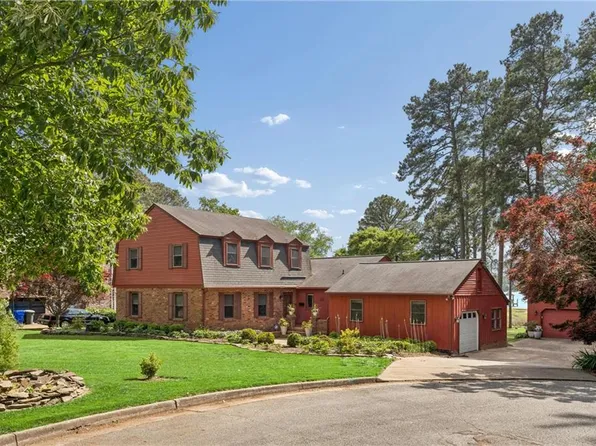 635 Haystack Landing Rd, Newport News, VA 23602