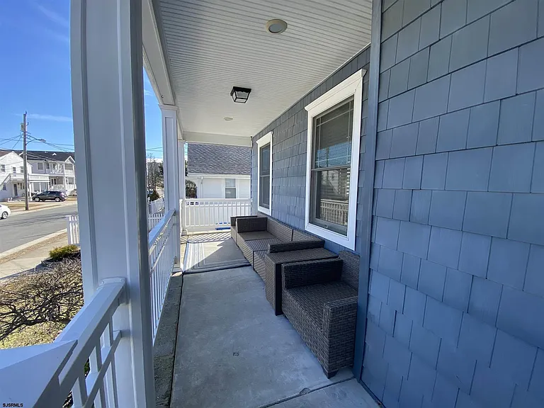 122 N Monroe Ave #WINTER RENTAL — Photo 3
