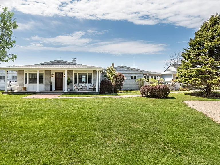 351 E Lake Dr — Photo 22