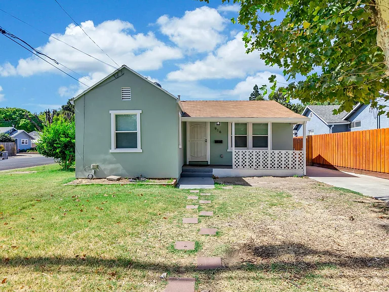 916 Poplar Ave — Photo 24