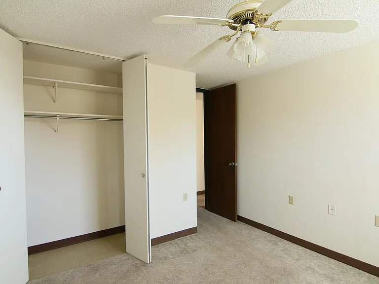 Skyrise Apartments — Photo 51