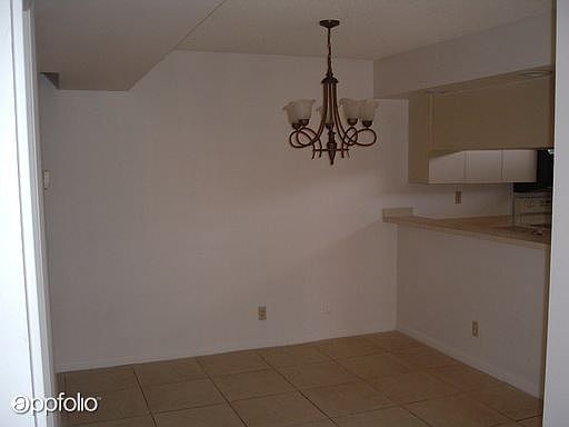 3rd image of 3889 Victoria Dr