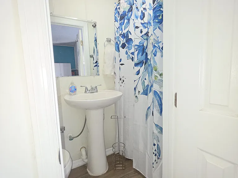 12200 Cypress Dr #ROOM — Photo 11