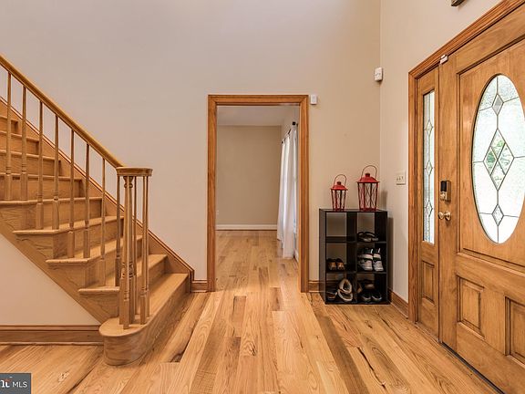 5th image of 176 Horseshoe Ct