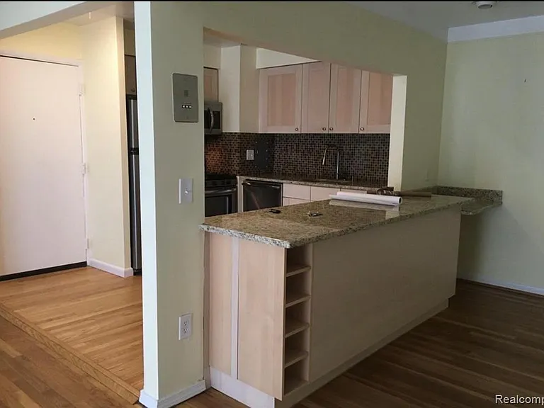 1261 Island Dr #102 — Photo 3