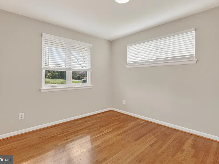 4625 Strathblane Pl — Photo 10