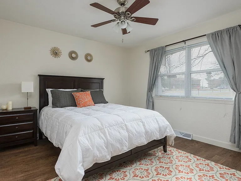 Green Door Apartments — Photo 119