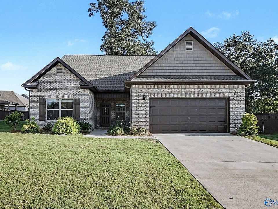 1st image of 104 Rose Valley Dr
