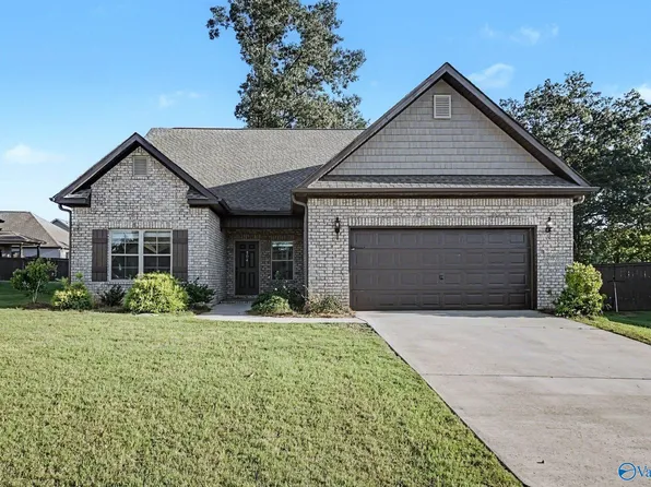 104 Rose Valley Dr, New Market, AL 35761