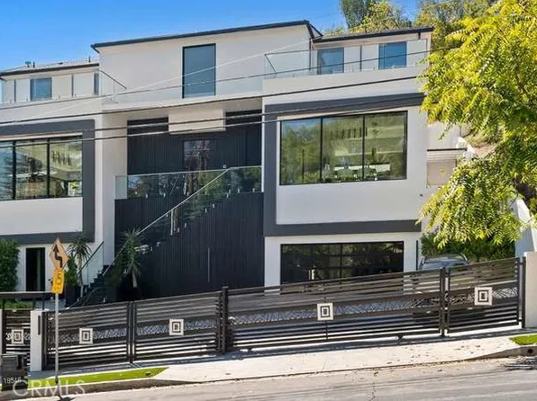 19546 Rosita St, Tarzana, CA 91356