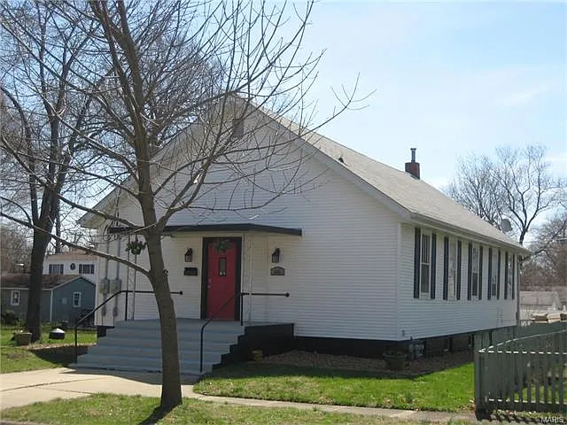 406 E South Ave photo 1
