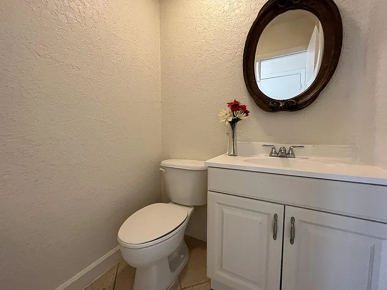 4815 NW 9th Dr #1 — Photo 5