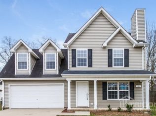 725 General Barksdale Dr, Smyrna, TN 37167