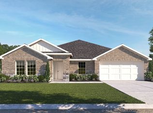 1301 Stonebrook St, Claremore, OK 74017