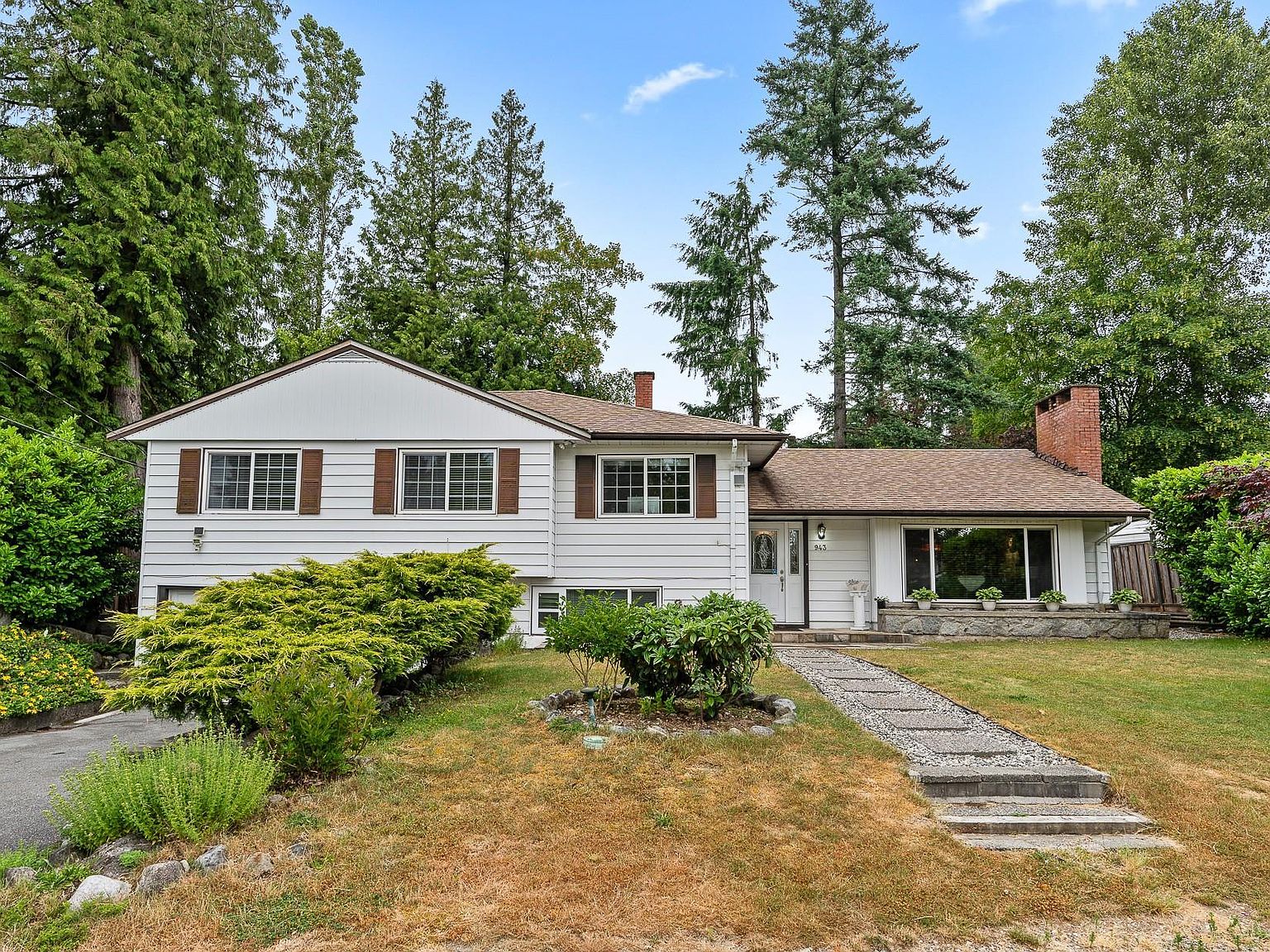 943 Dennison Ave