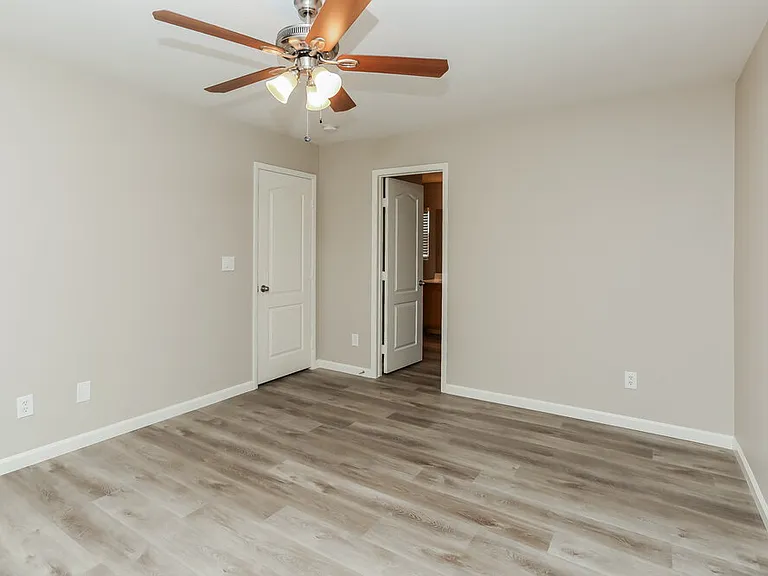 9132 Patrick Henry Ave — Photo 9