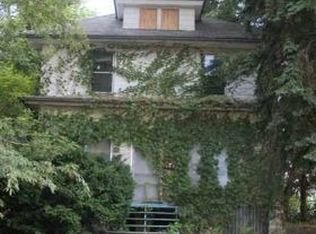 1031 W 13th St, Davenport, IA 52804