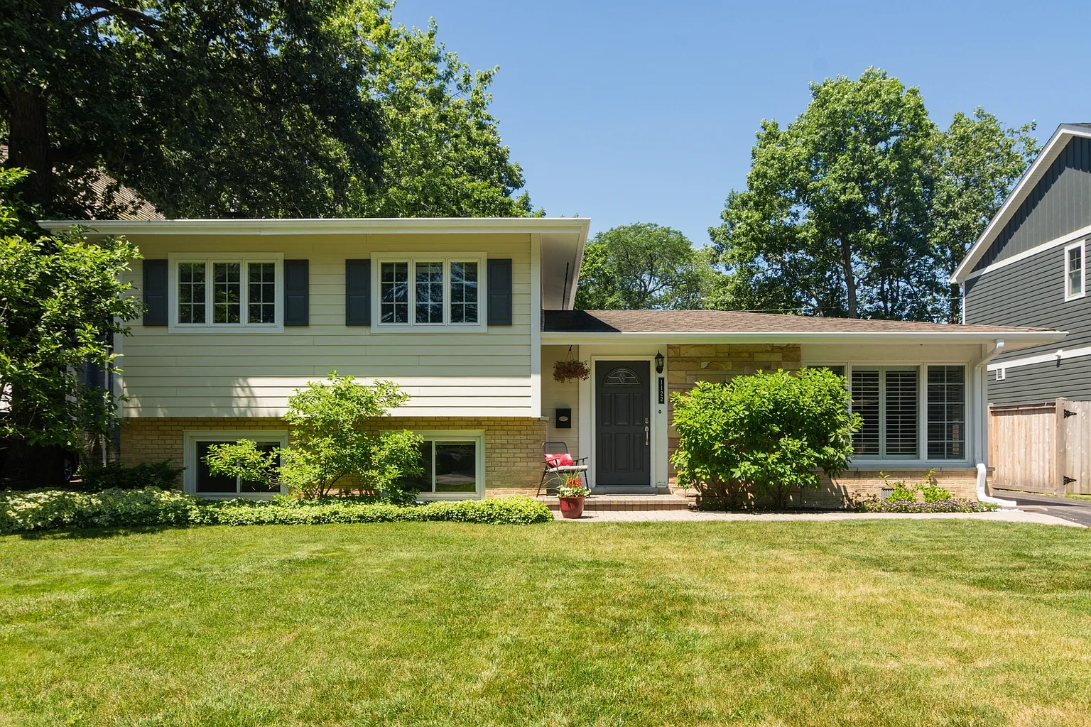 1122 Kenton Rd photo 1