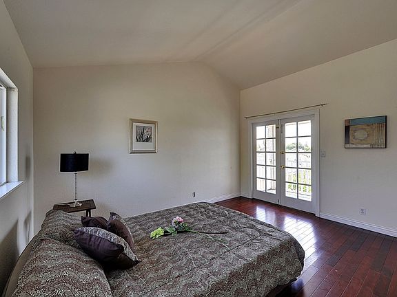 4th image of 4046 Gion Ave
