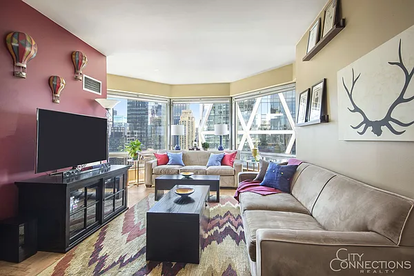 Rented by City Connections Realty | media 11