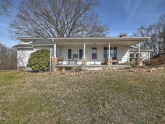 4th image of 634 Cherokee Dr