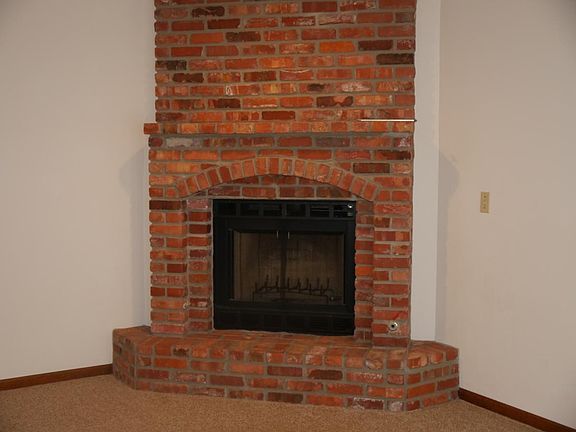 3rd image of 1104 Ridgeway Dr