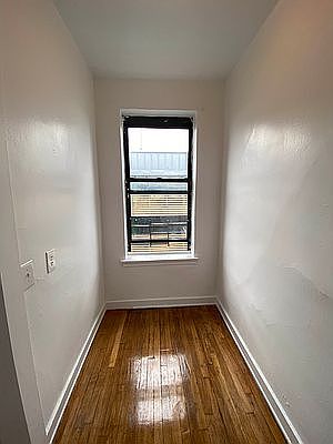 4th image of 20 E 190th St #5C