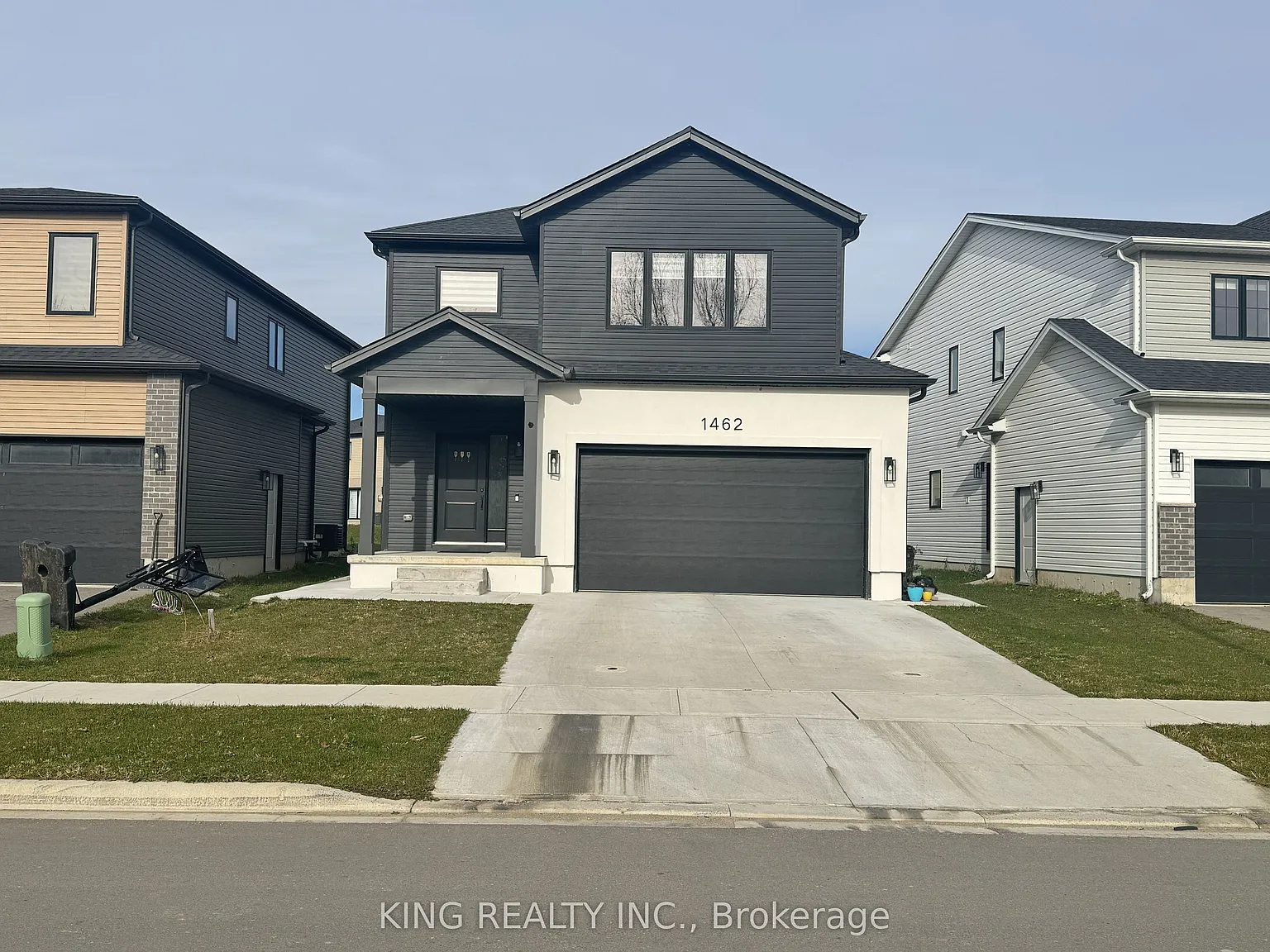 4 bed, $2,950 — Photo 2