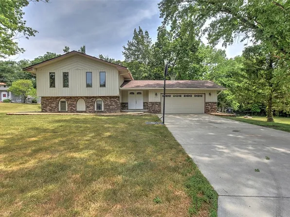 1010 Rosewood Dr, Mount Zion, IL 62549