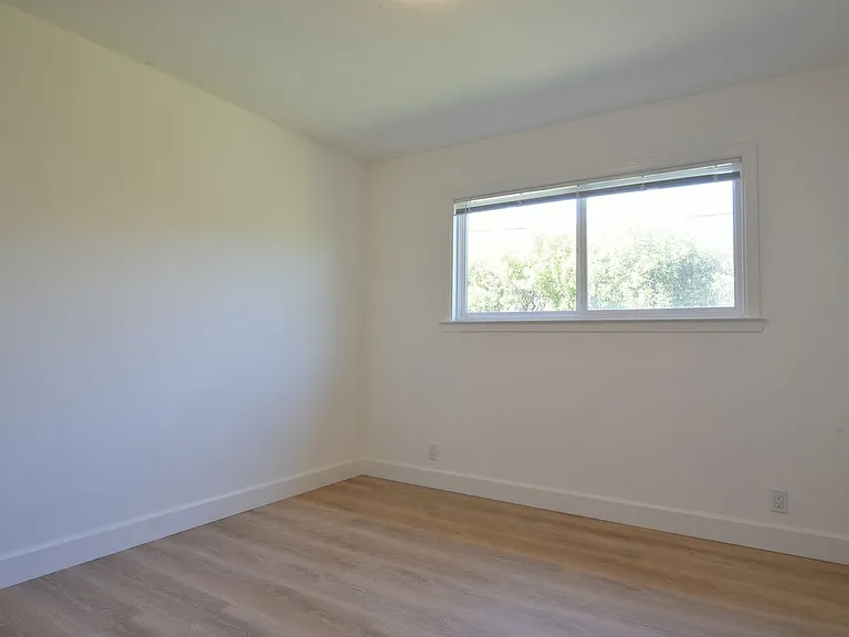 1445 Elam Ave — Photo 10